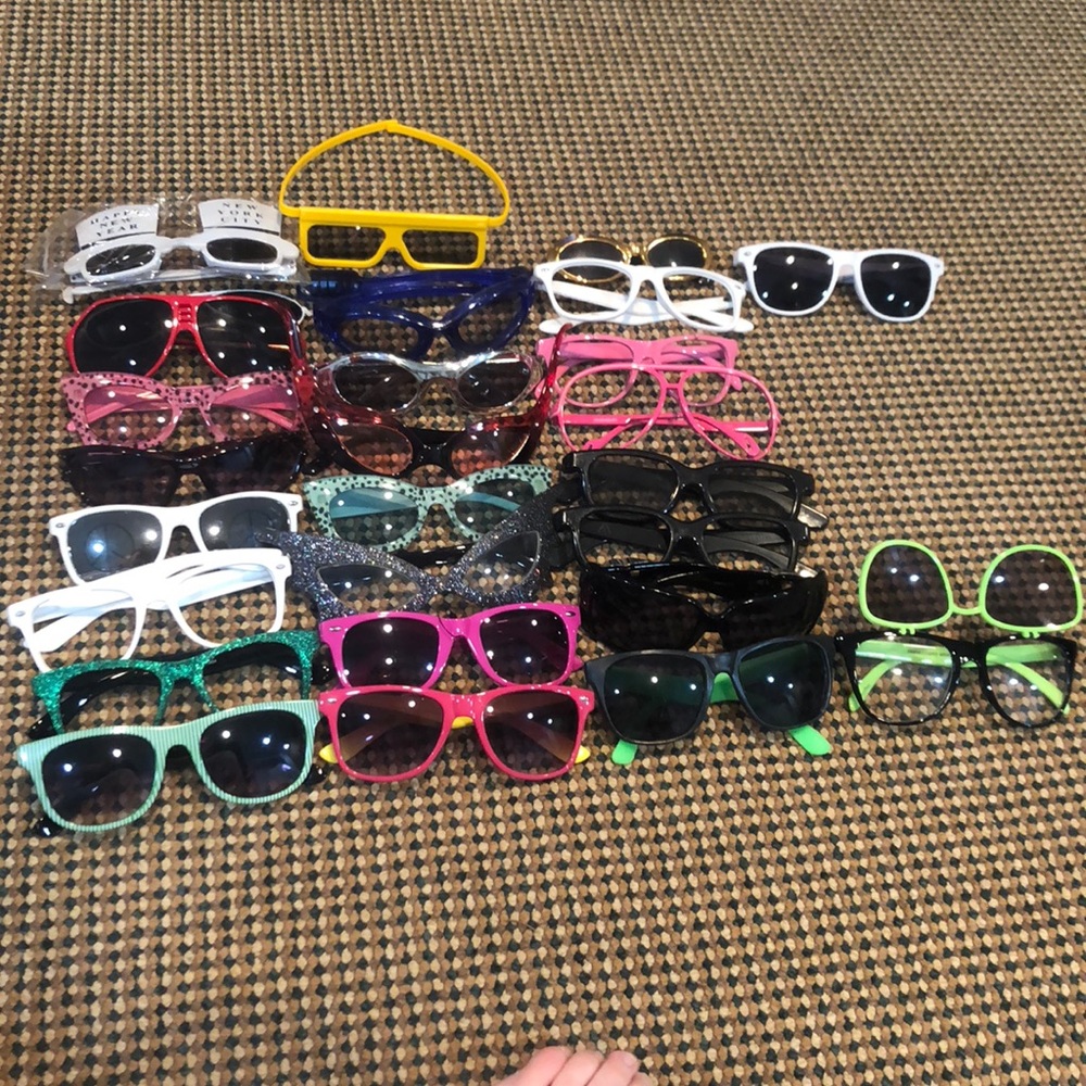 🌟Assortment of fun glasses!🌟